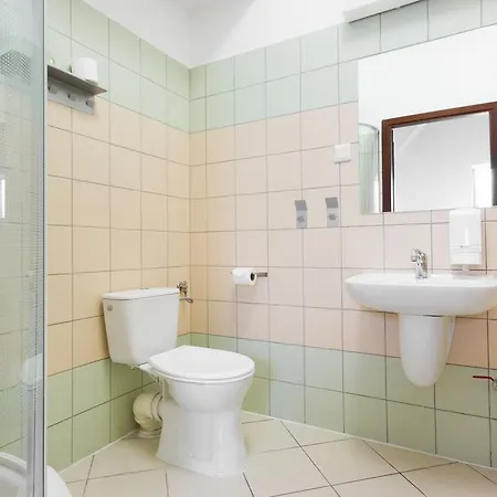 8pokoi Ofka ホームステイ