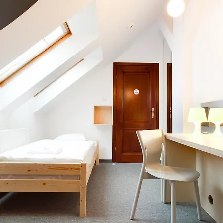 ホームステイ 8pokoi Ofka *